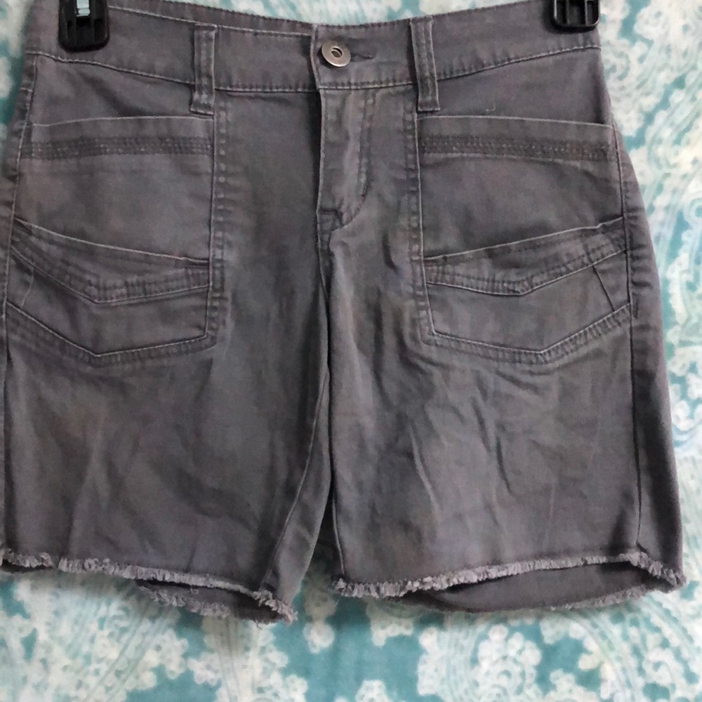 Grey shorts